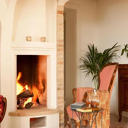 Manor In Marche With Pool Near Adriatic Vila